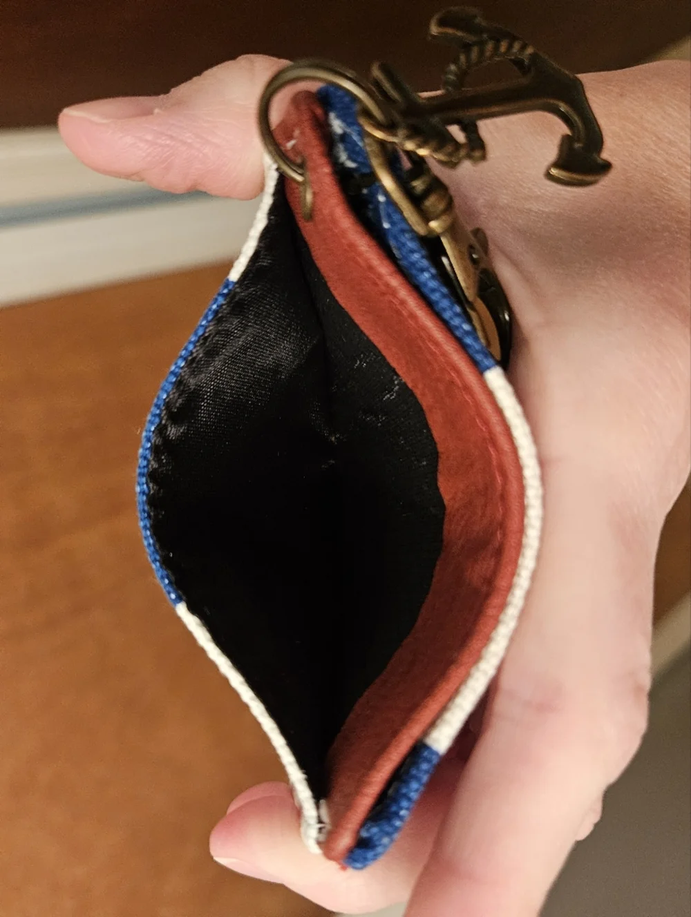 Hope Anchors The Soul Card Holder - Picture 7 of 13
